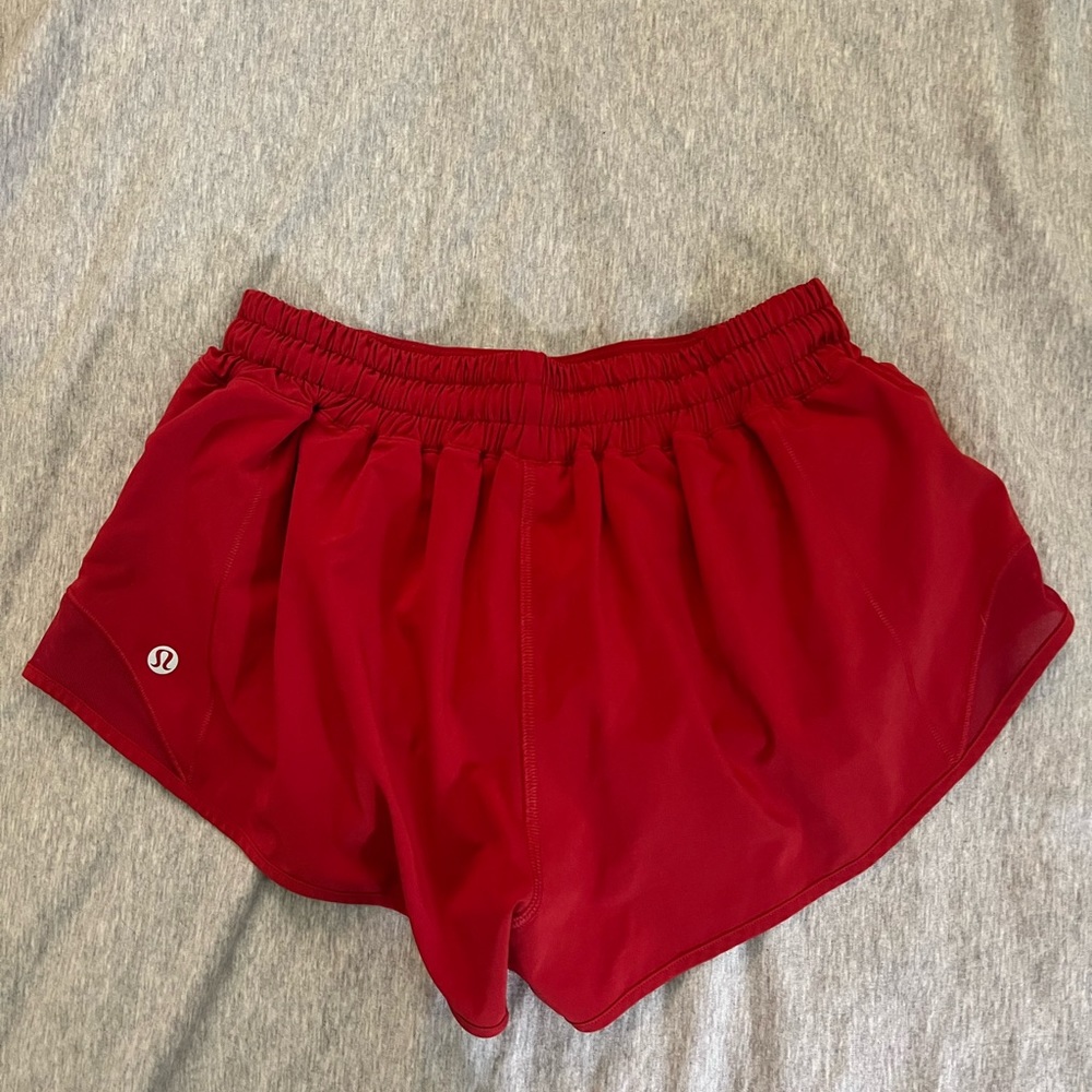 Lululemon Hotty hot 2.5 inch shorts